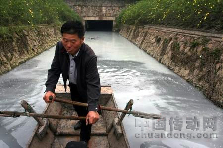 “牛奶河”，南太子湖中排污渠